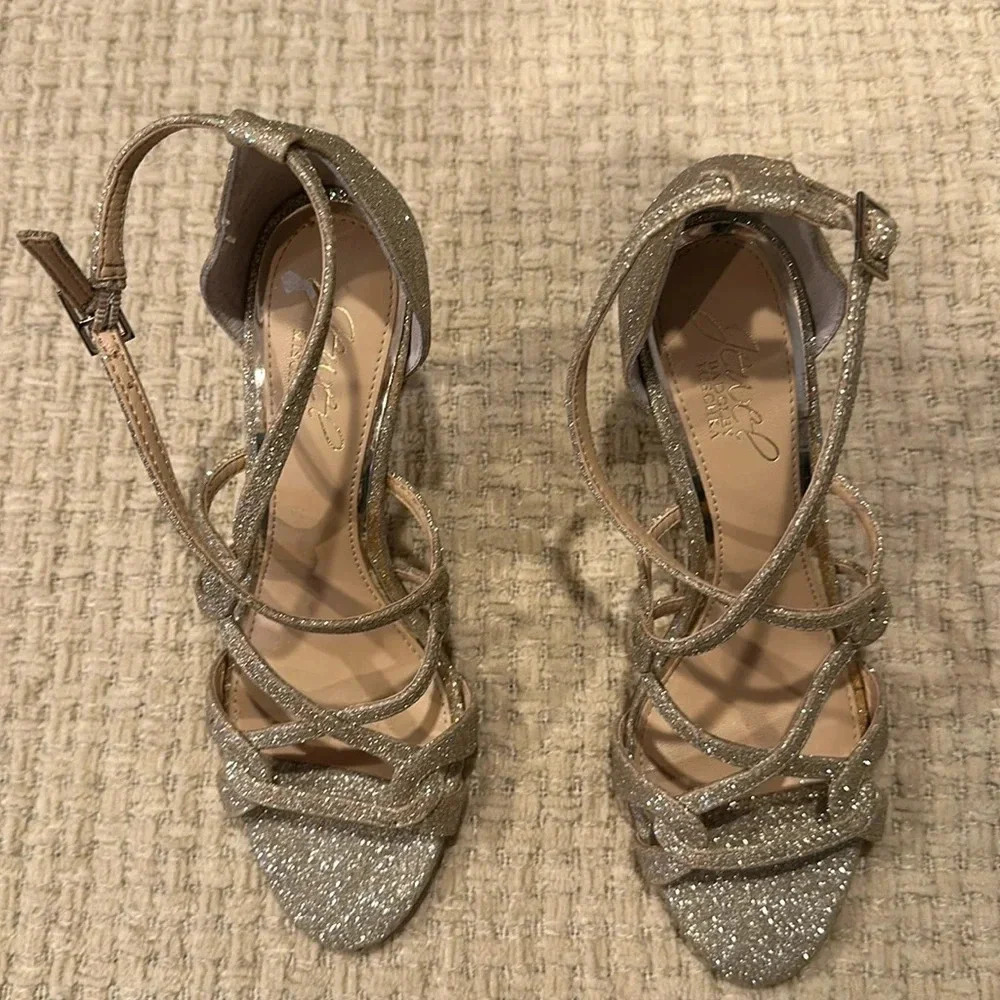 Jewel Badgley Mischka golden 
Strappy Heel Size 6.5